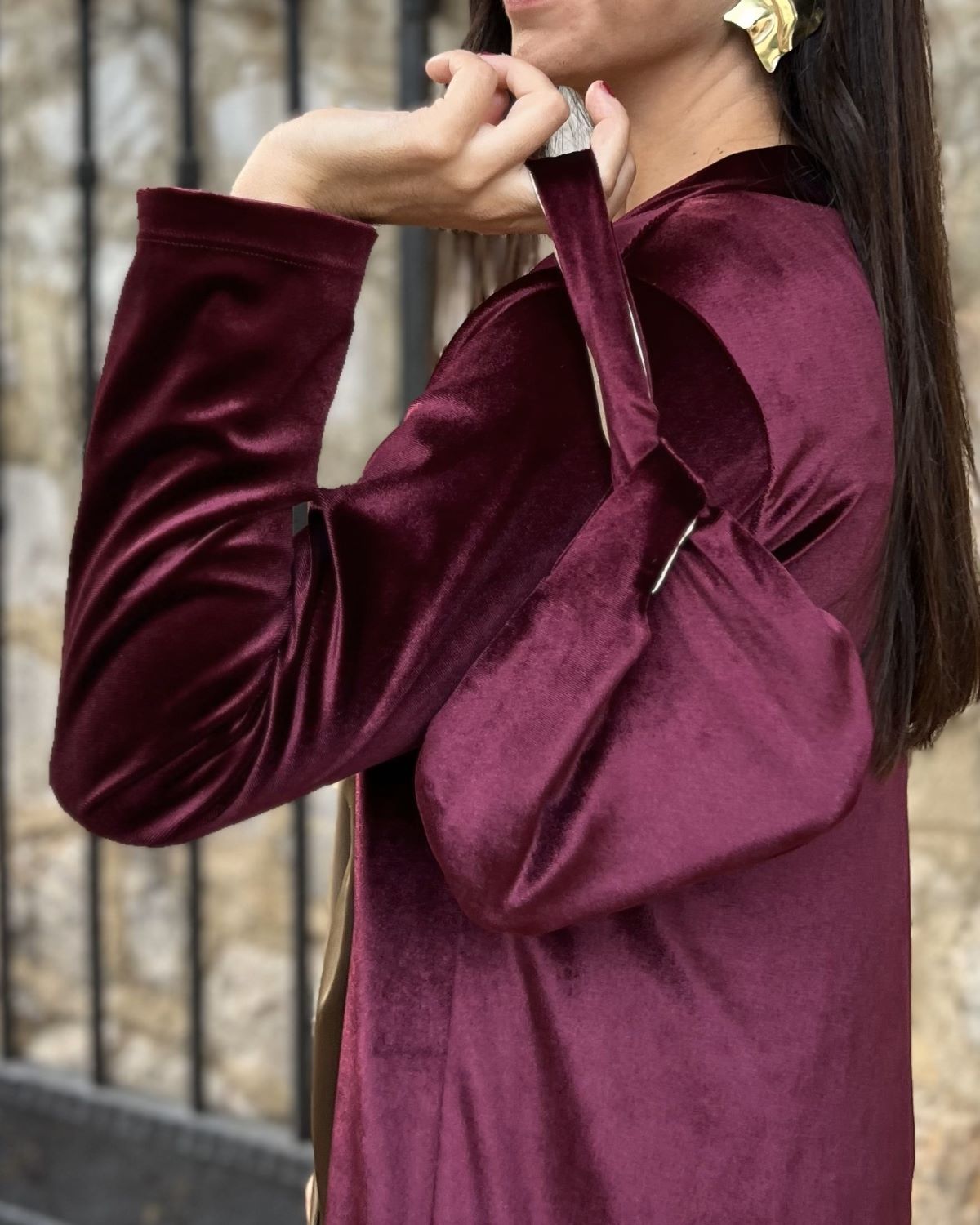 Wine velvet handbag
