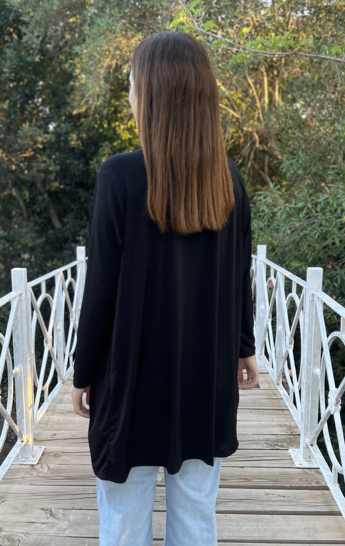 Long black foldable cardigan