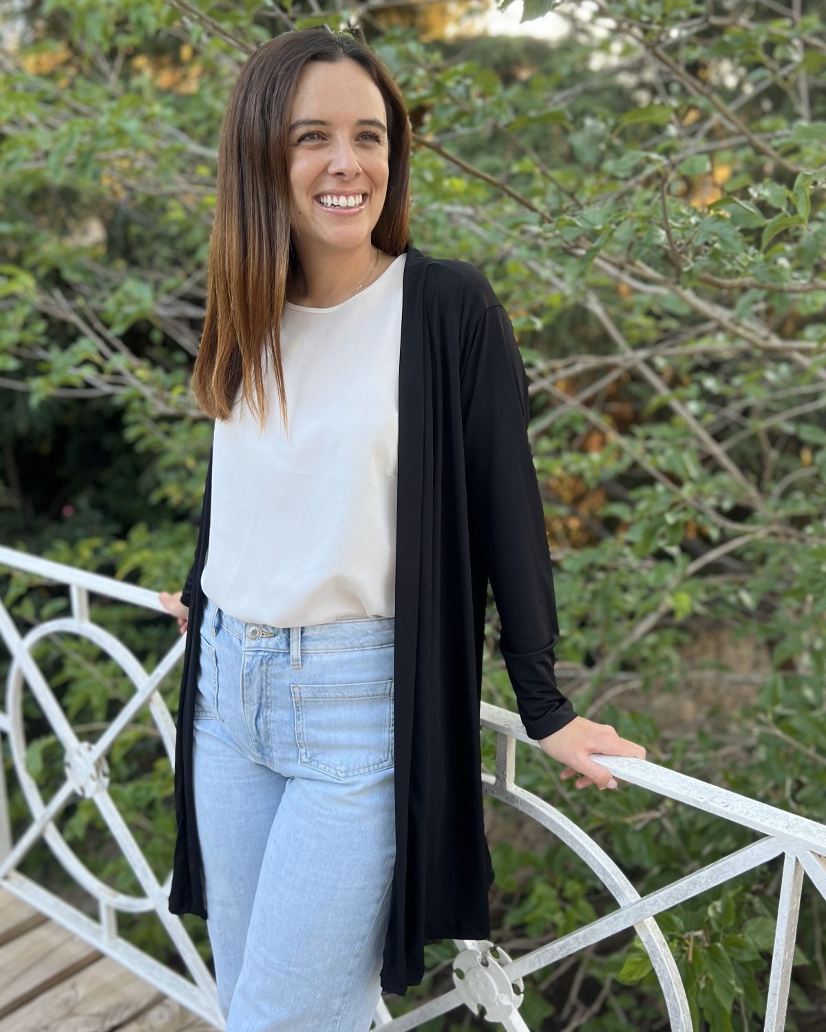 Long black foldable cardigan