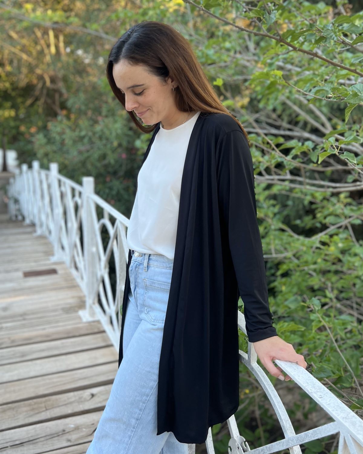 Long black foldable cardigan