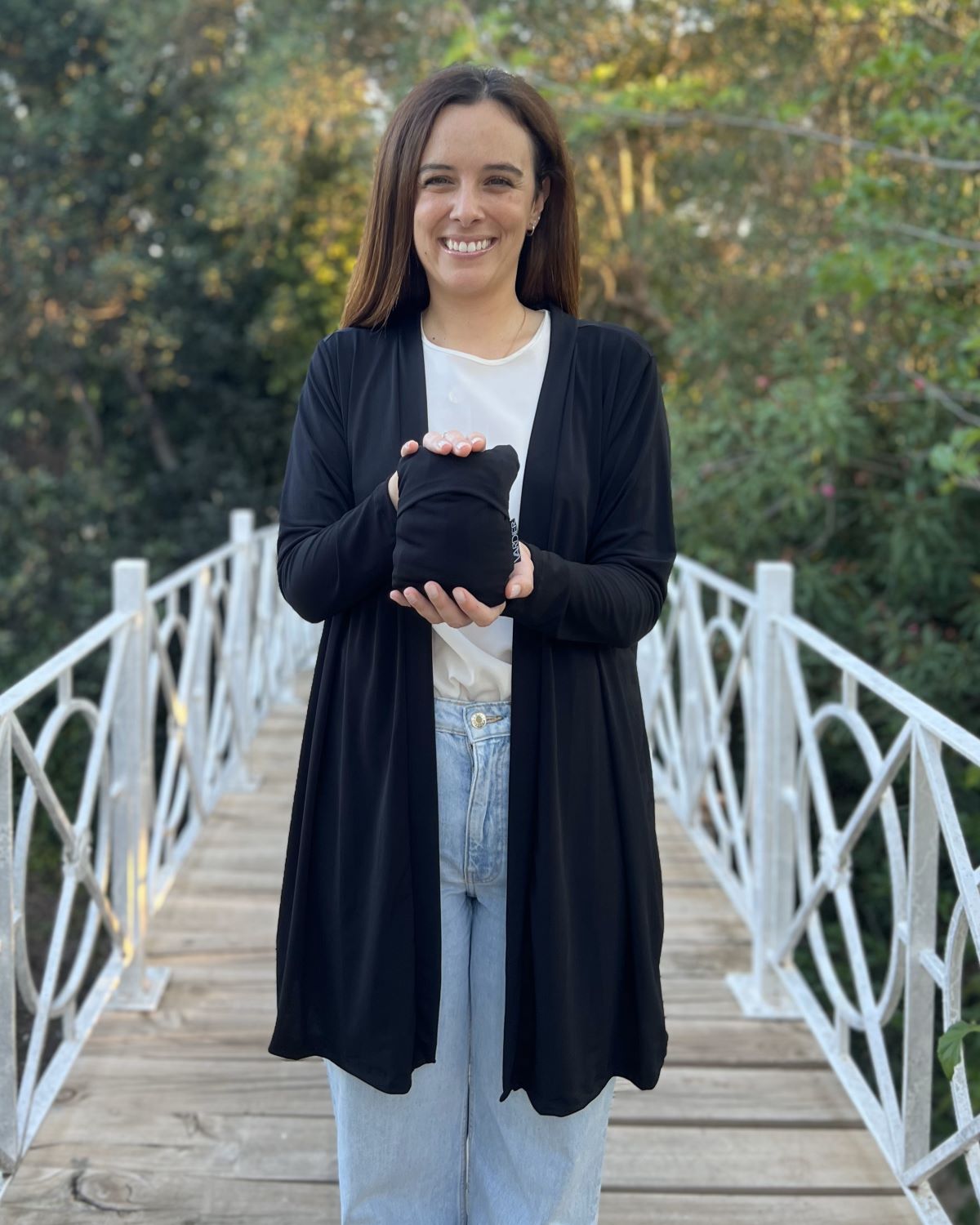 Long black foldable cardigan