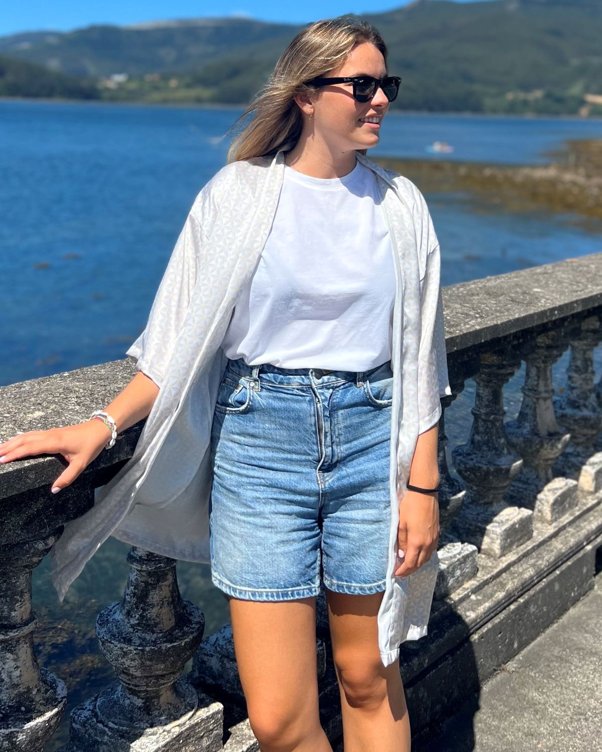 Foldable Gray Floral Kimono