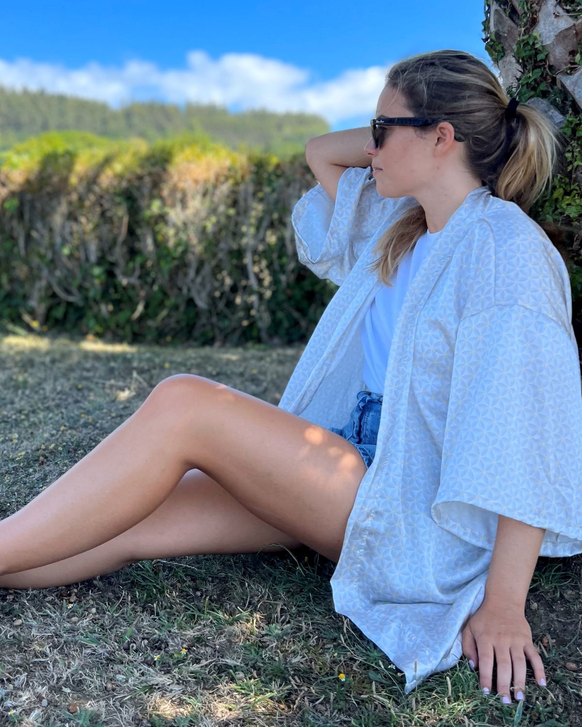Foldable Gray Floral Kimono