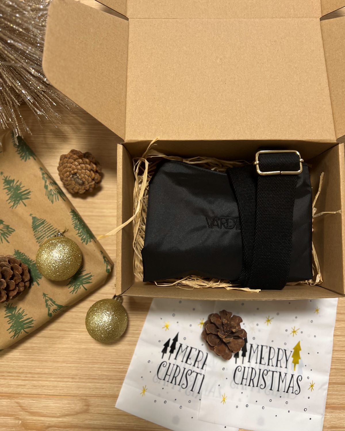 Bolso negro plegable + Correa étnica