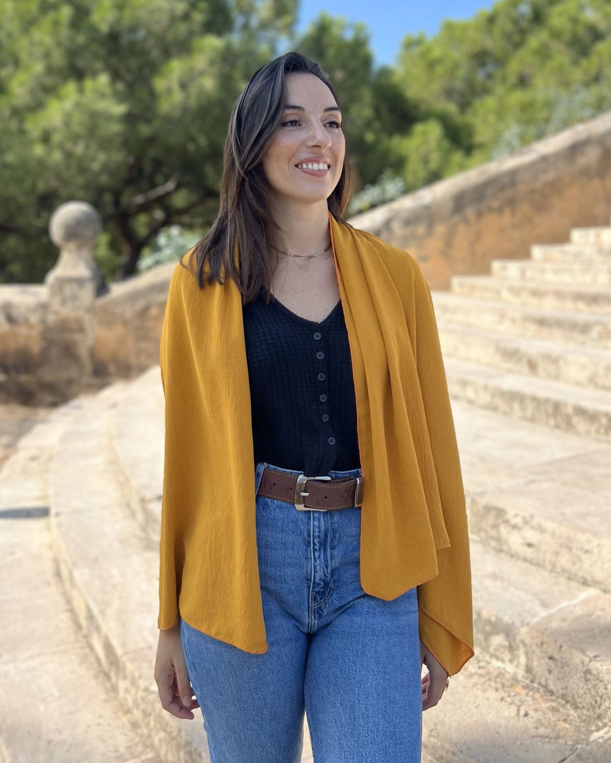 Foldable mustard scarf