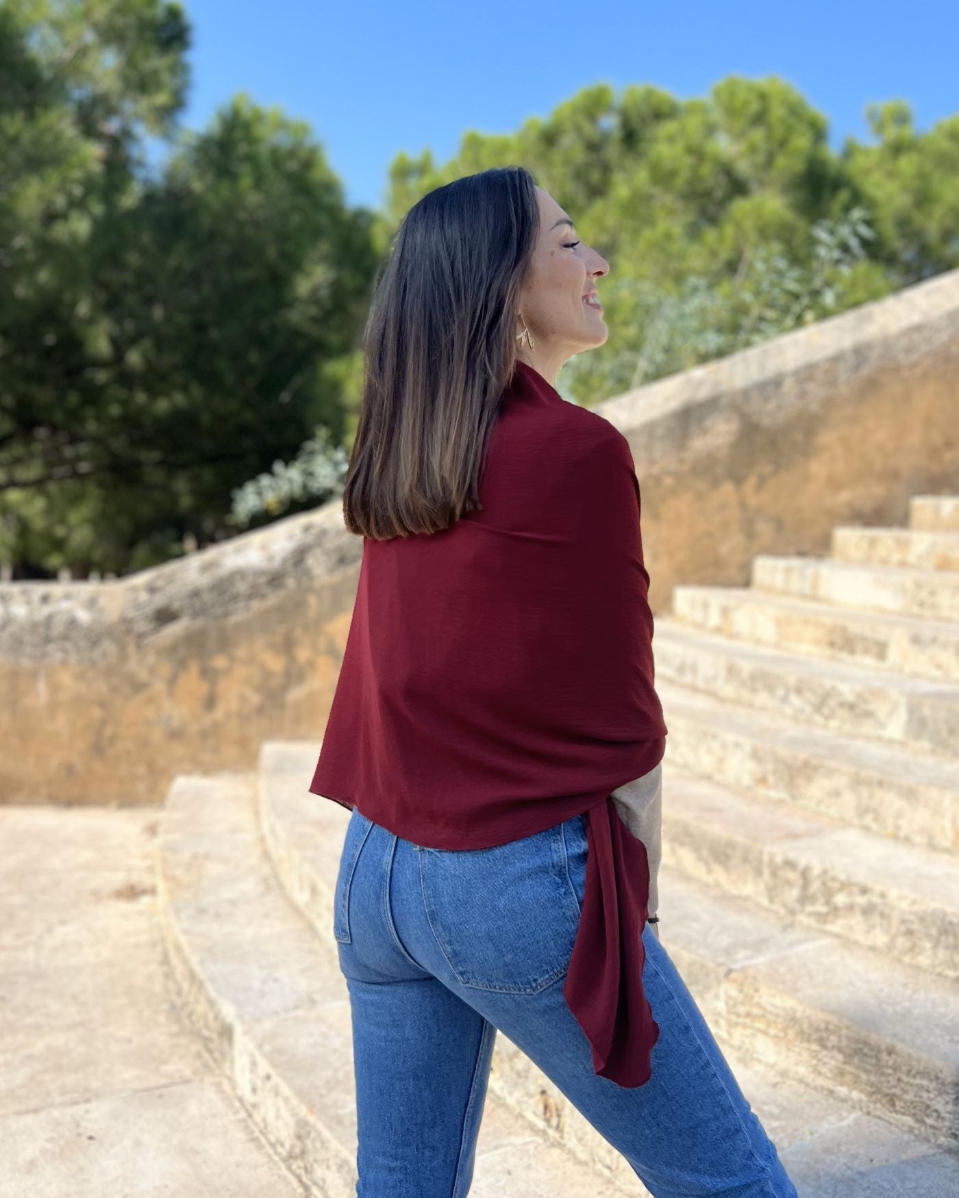 Foldable wine scarf