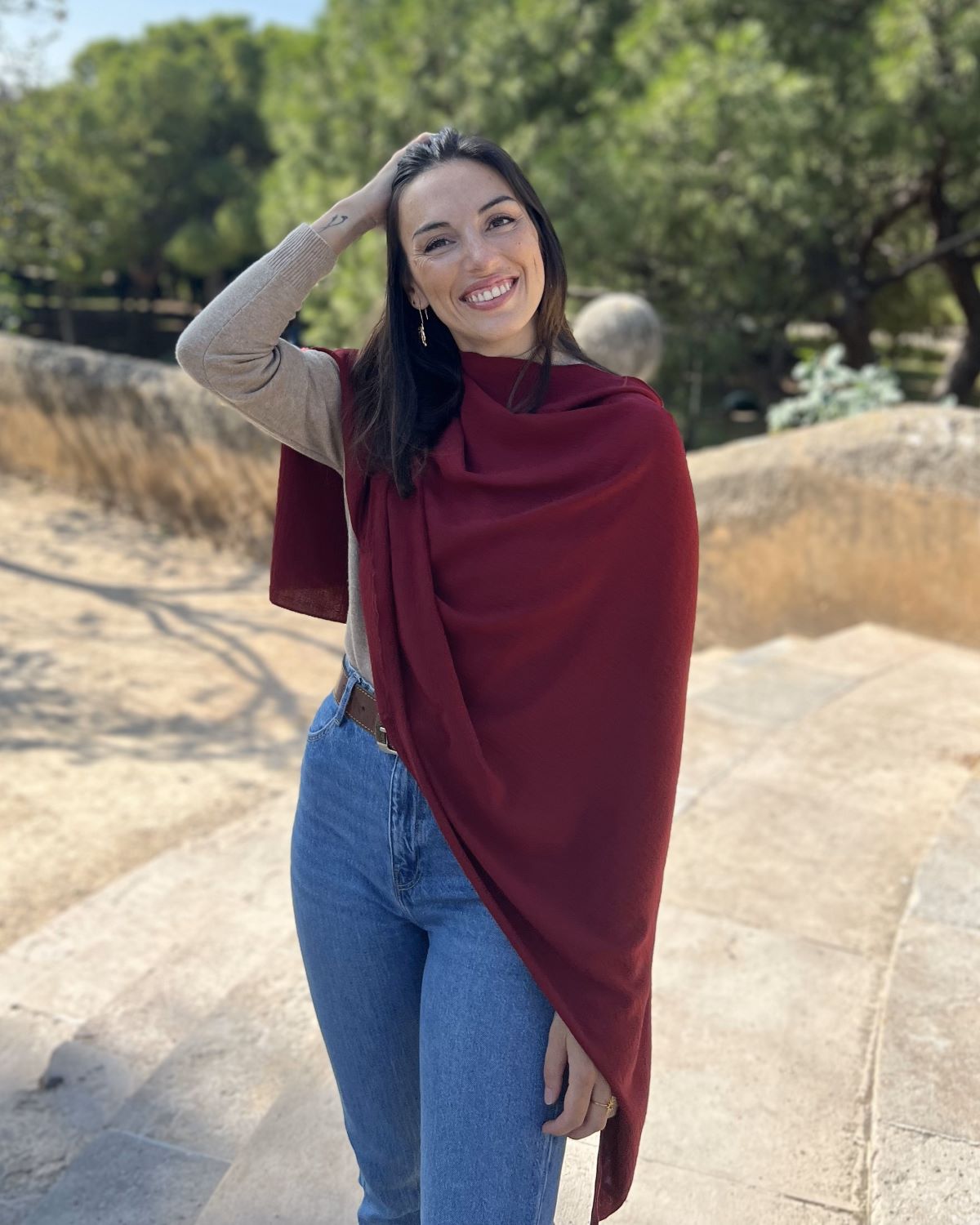 Foldable wine scarf