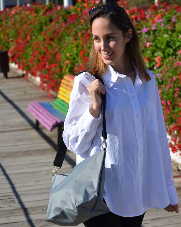 Foldable gray bag without strap