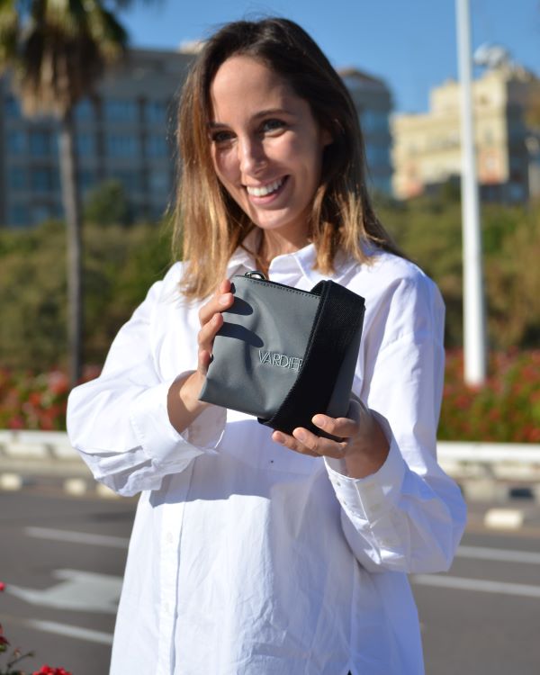 Foldable gray bag without strap