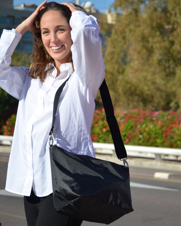 Foldable black bag without strap