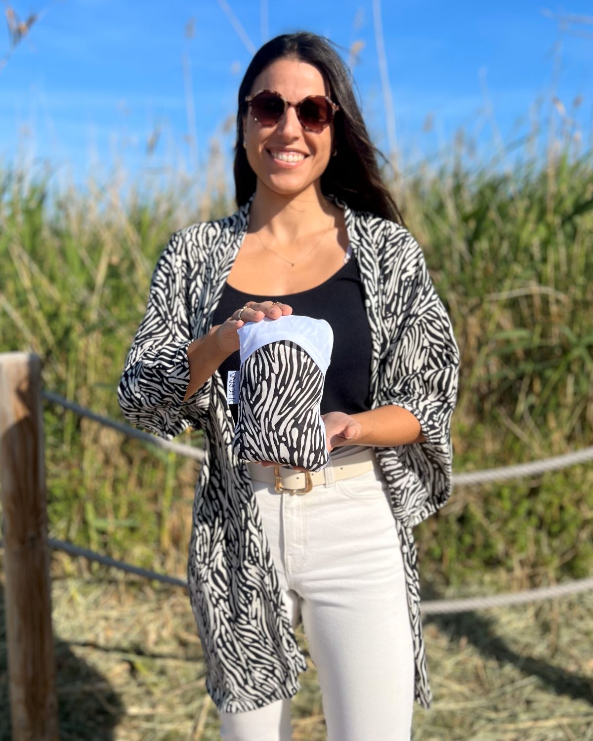 Foldable Gray Floral Kimono