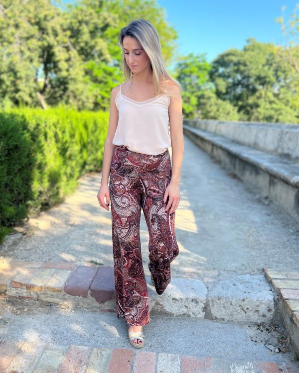 Foldable raspberry print trousers