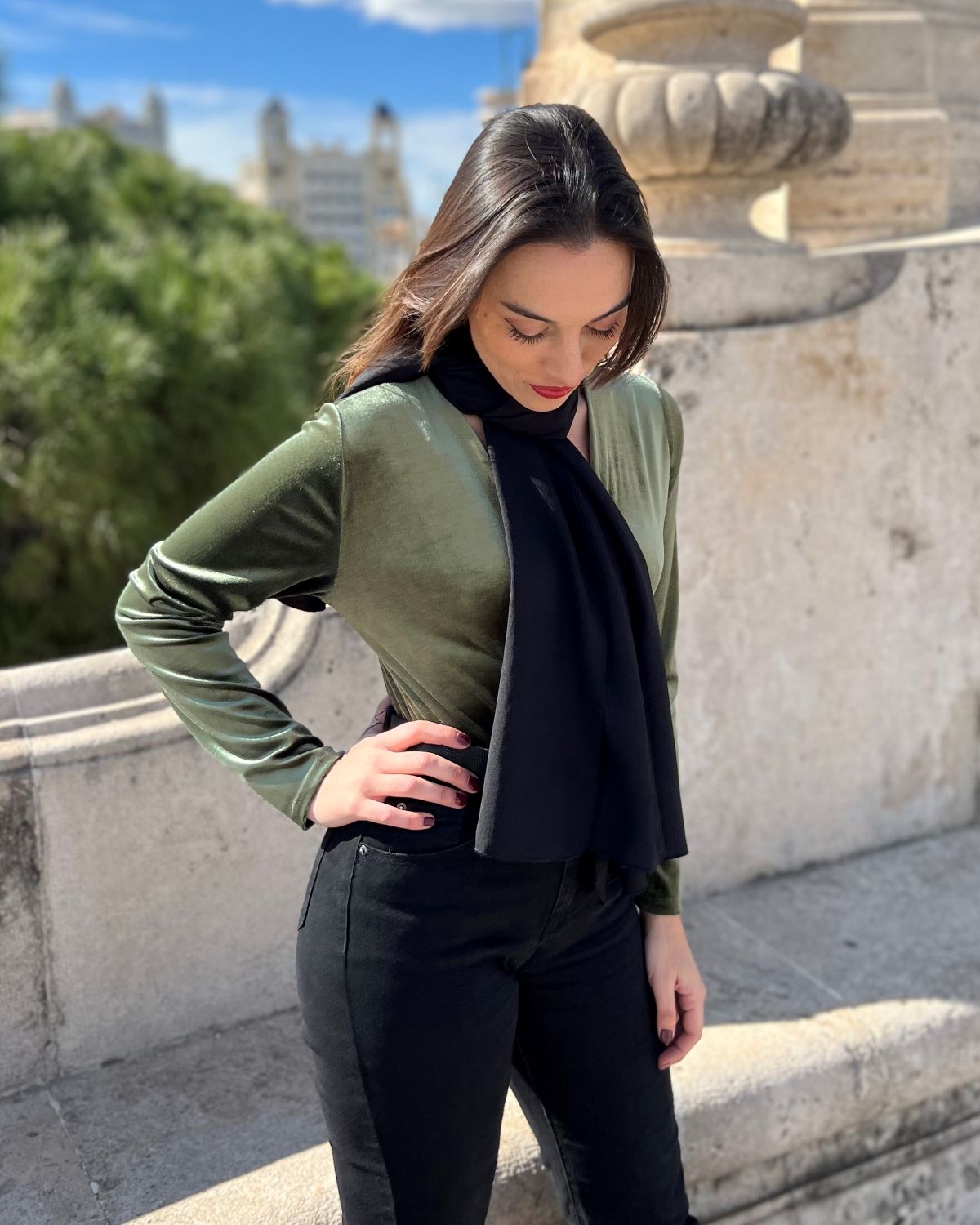 Black foldable scarf