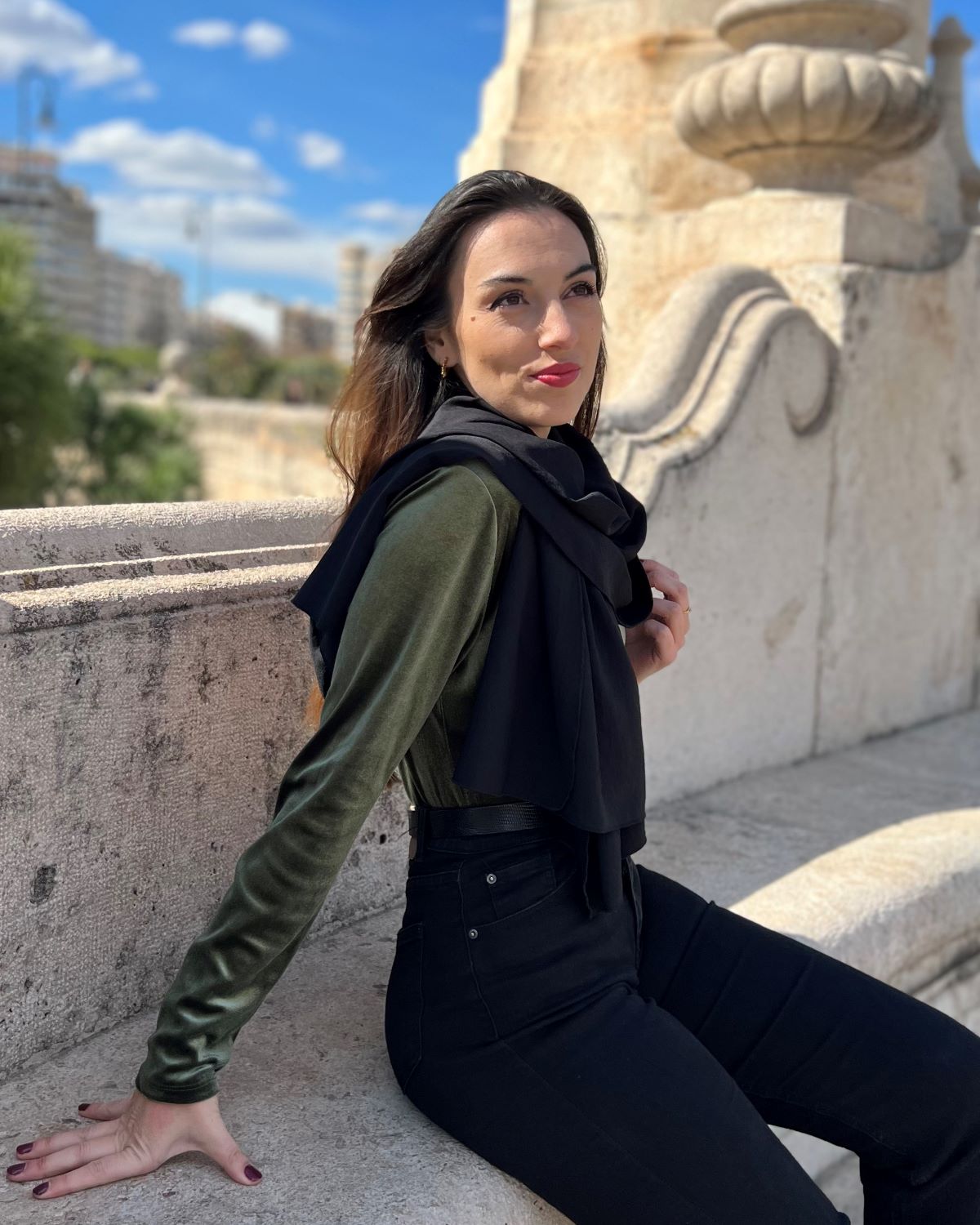 Black foldable scarf
