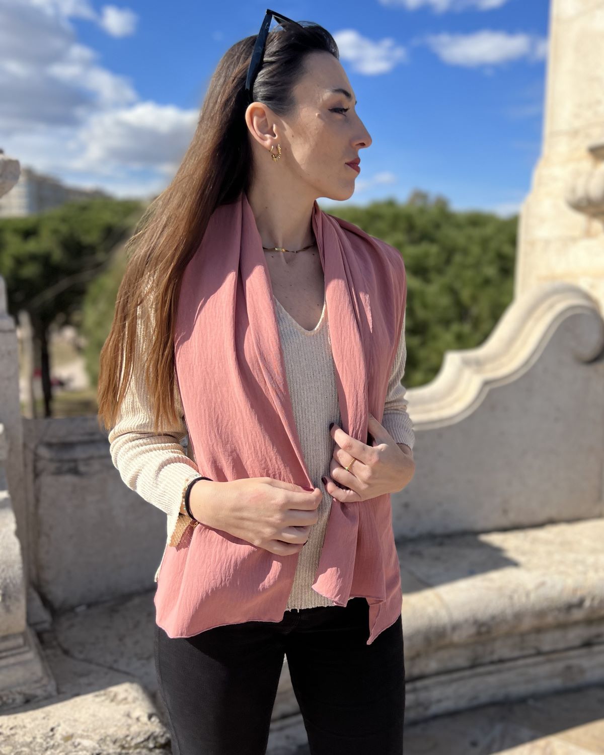 Foldable nude scarf