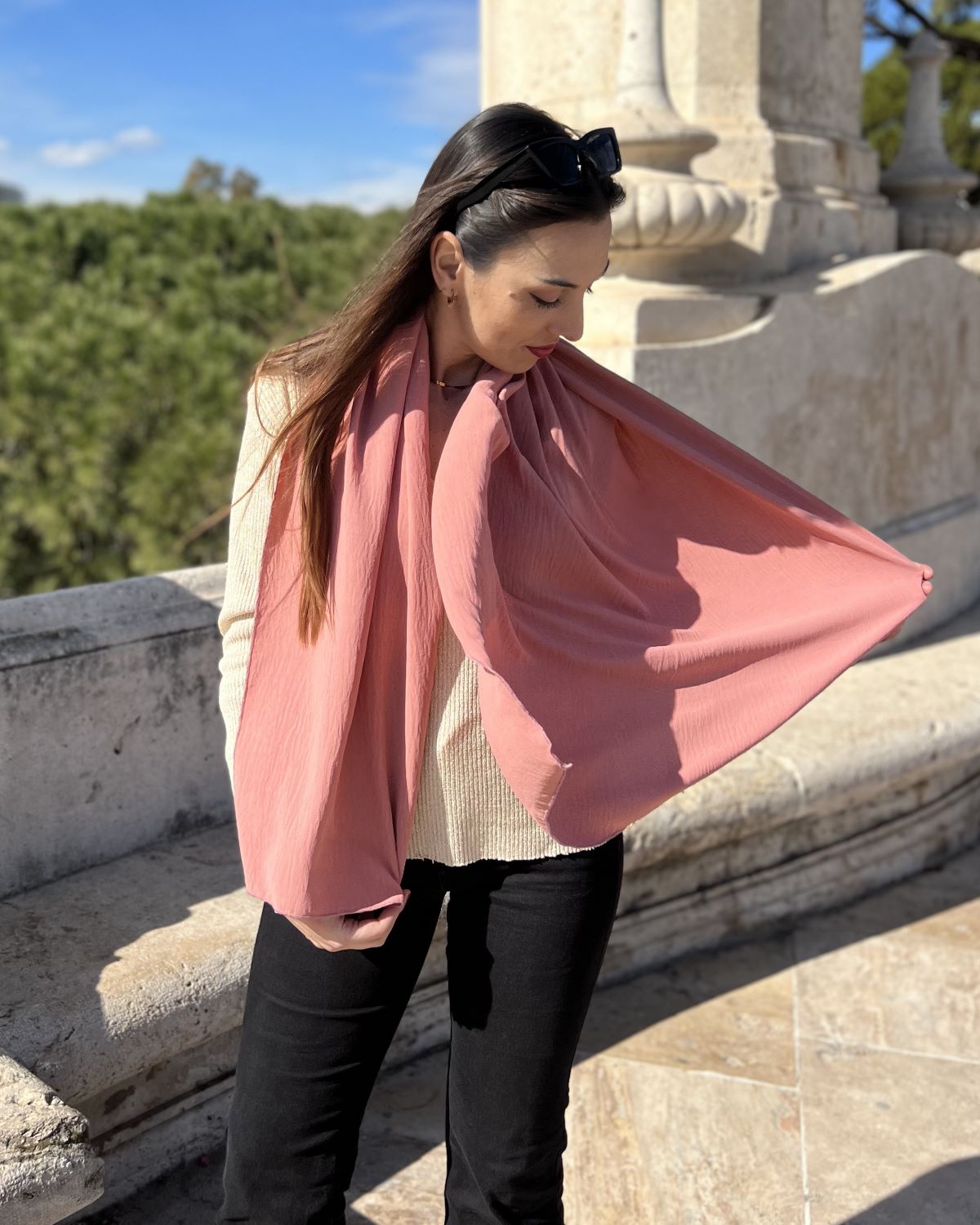 Foldable nude scarf