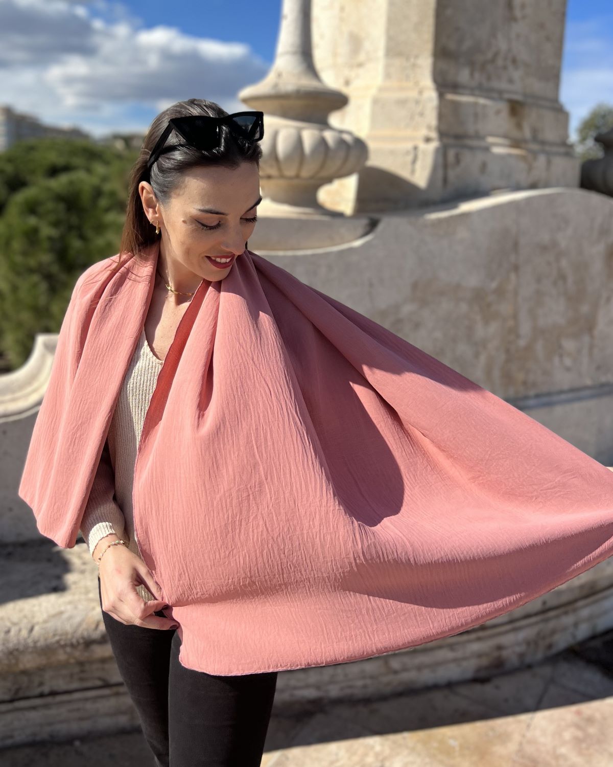 Foldable nude scarf