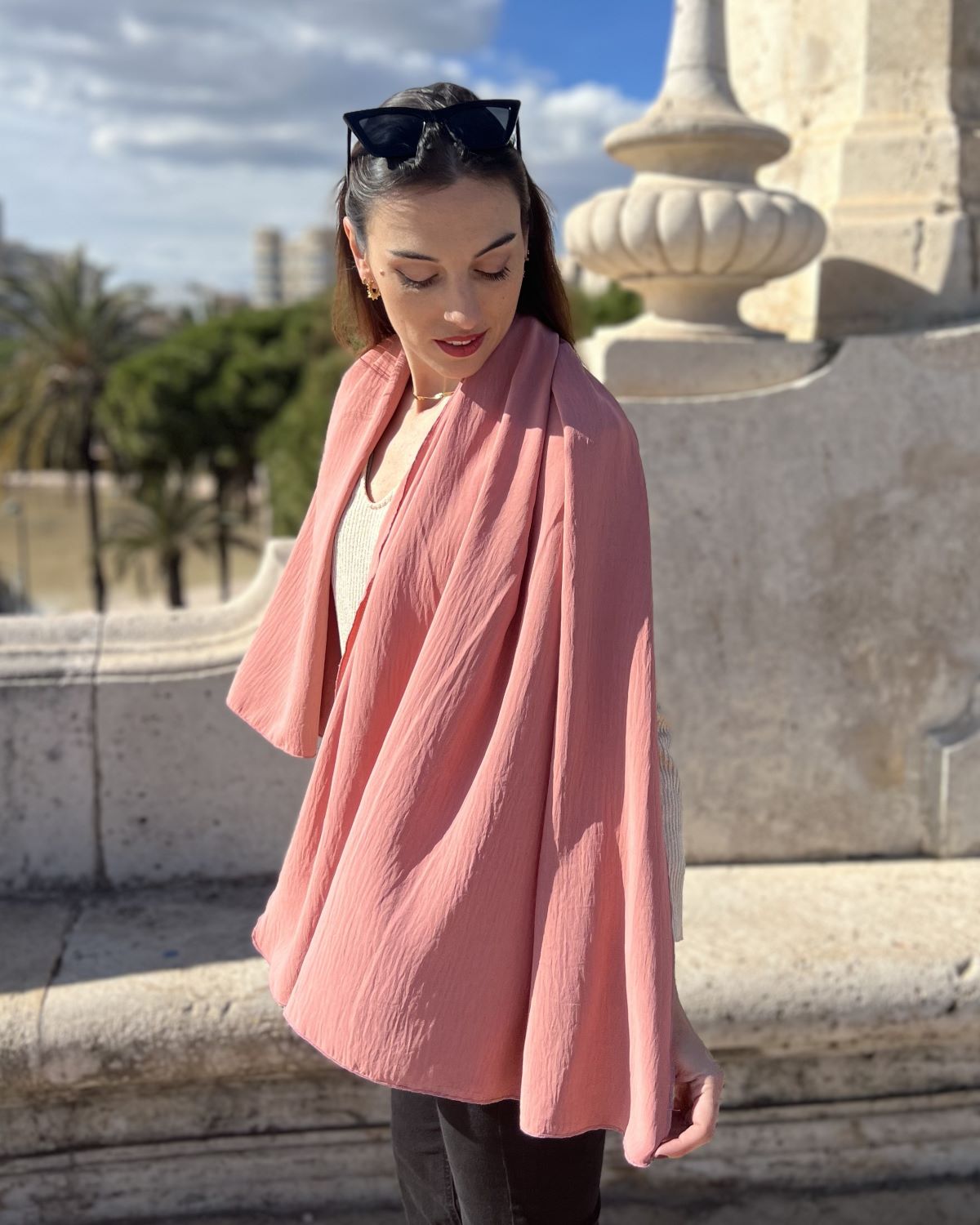 Foldable nude scarf