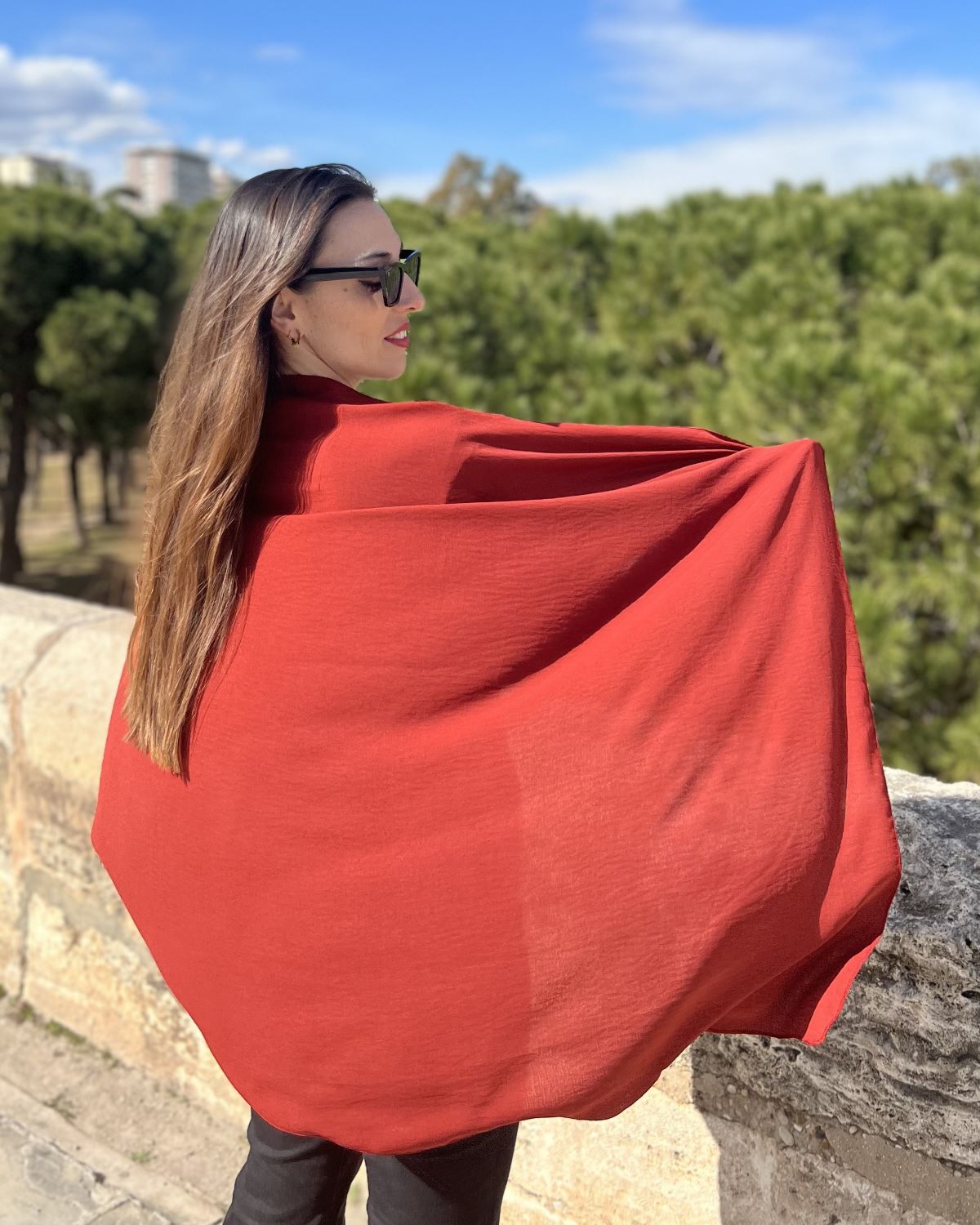 Folding tile scarf