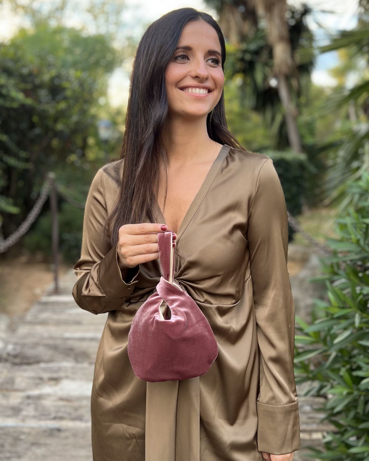 Bolso de mano terciopelo nude Vardier