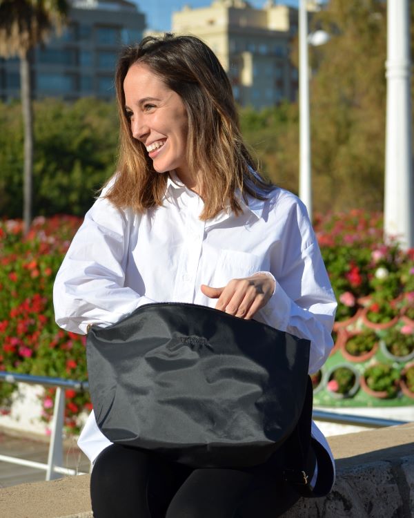 Foldable black bag without strap